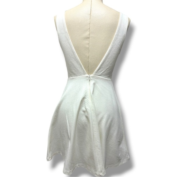 333 Lulus |NWOT USA White Lace Fit & Flare Open Back Mesh Midi Dress (Size S) - Picture 5 of 13